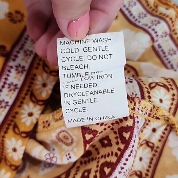 Emery Rose Floral 3/4 Sleeve W/ Birds Boho Top. Gold And Cream. Medium - Picture 7 of 9